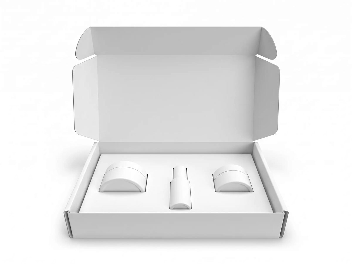 Mailer with paper cutout insert