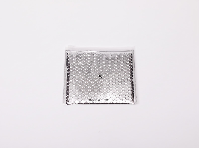 Metallic Padded Mailer: Zip-top pouch