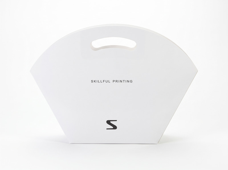 Die-Cut Handle Shopping Bag: Shaped outline